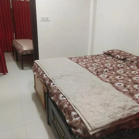 Maa Yatri Niwas Home Stay Ujjain Exterior photo